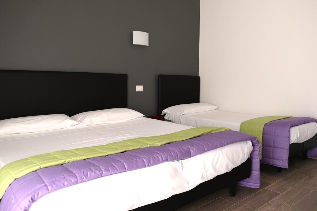 Hotel Desiree Сан-Бенедетто-дель-Тронто Экстерьер фото