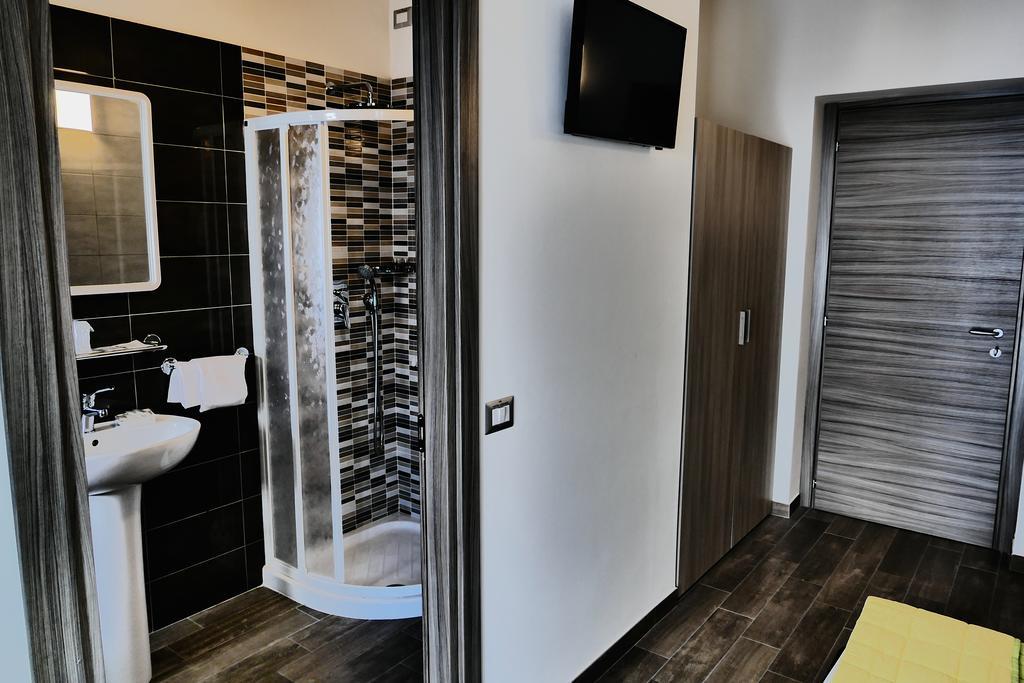 Hotel Desiree Сан-Бенедетто-дель-Тронто Экстерьер фото